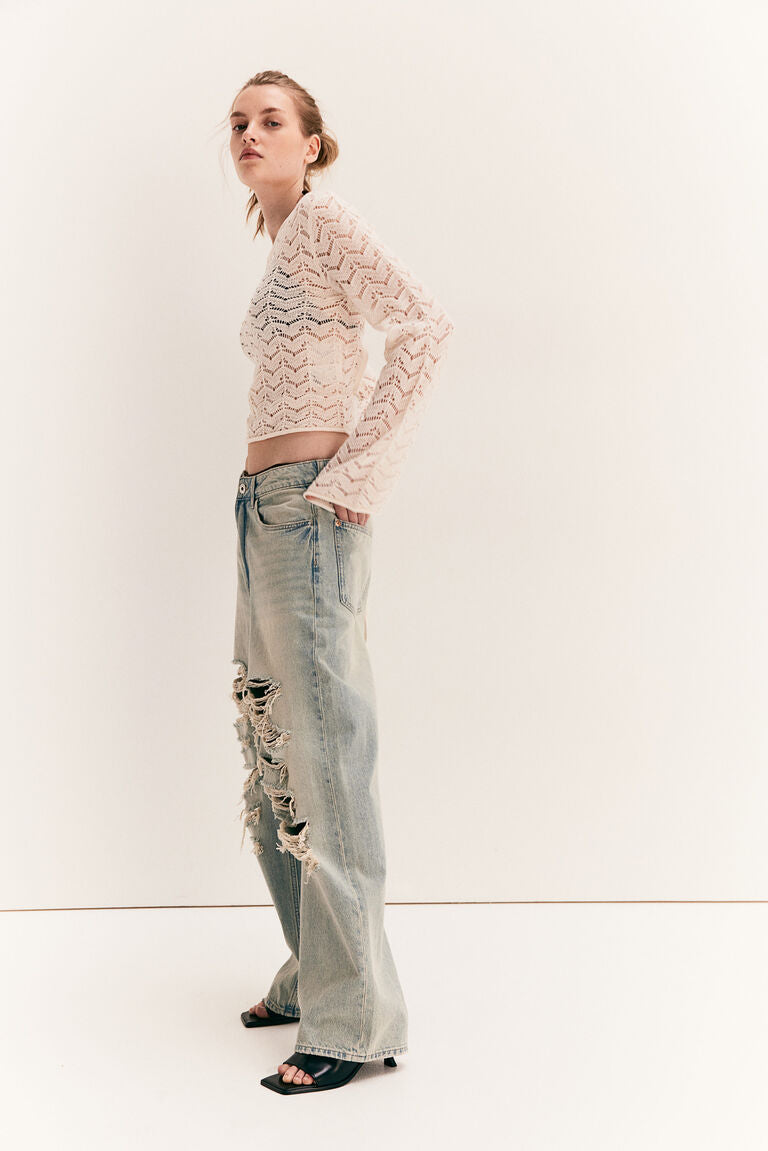 Ripped baggy bae-jeans