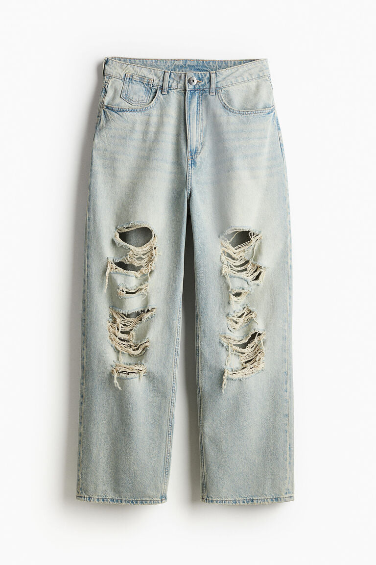 Ripped baggy bae-jeans