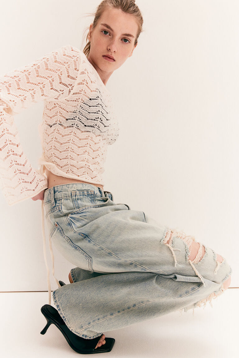 Ripped baggy bae-jeans